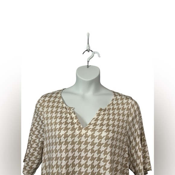 NWOT, Cynthia Rowley, Plus Size Top - Houndstooth Pattern, 1X, Beige, White - Picture 4 of 8